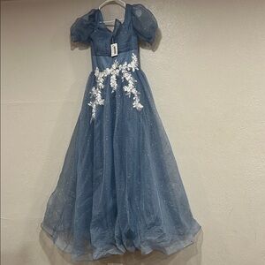 Elegant Blue Dress with Floral Accents